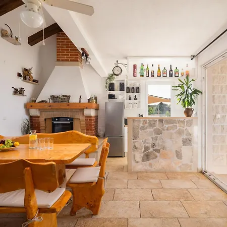 Fani Villa Supetar
